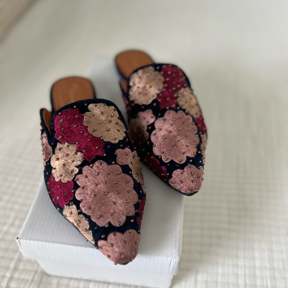 Anthropologie Pink and Cream Floral Mules
